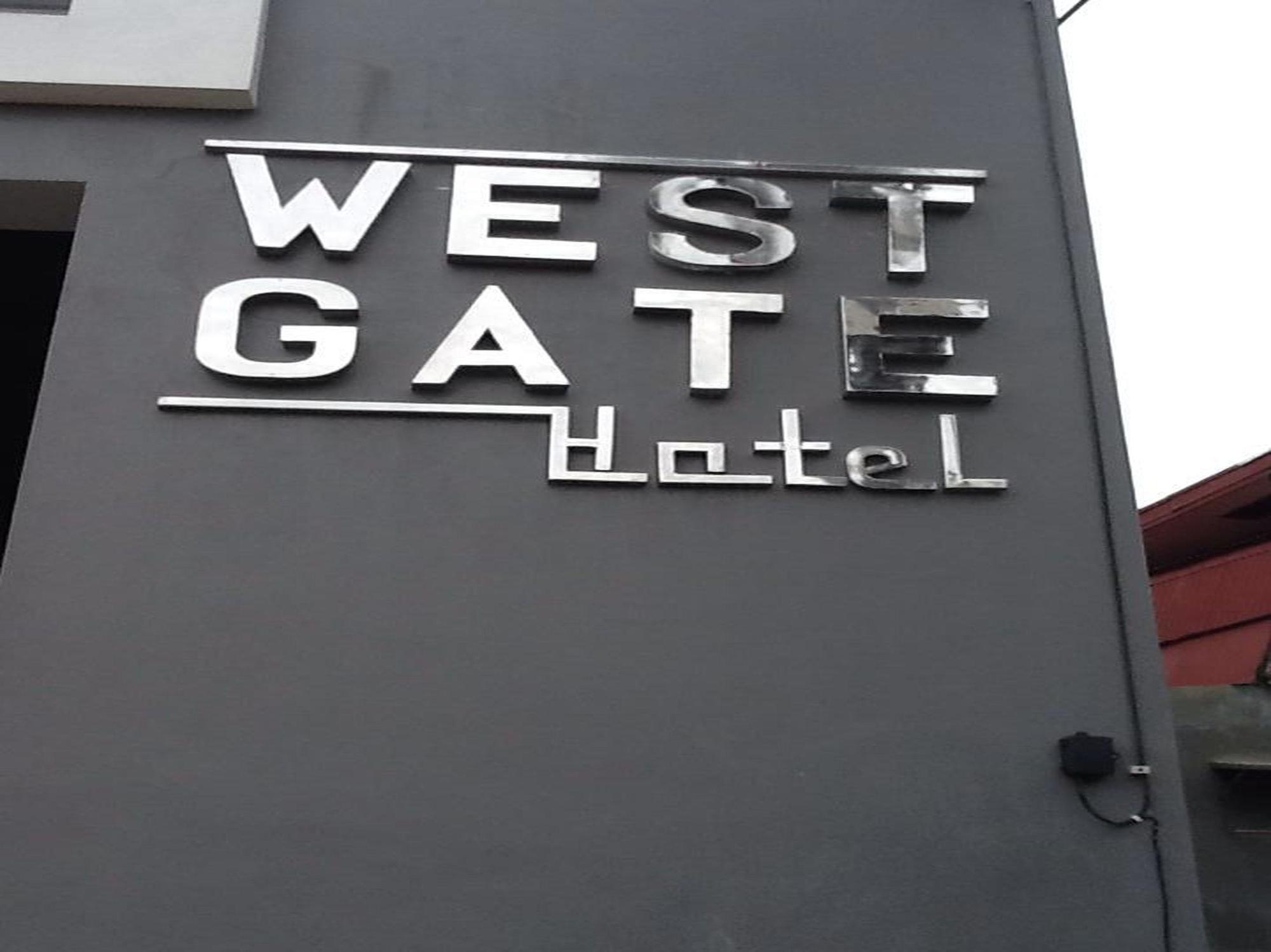 Westgate Hotel Laoag Bagian luar foto